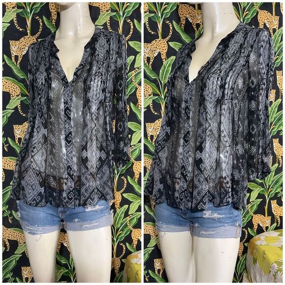 Joie 100% Silk Pleated Semi Sheer Peasant Button Down Blouse Top Size Small - Picture 2 of 9